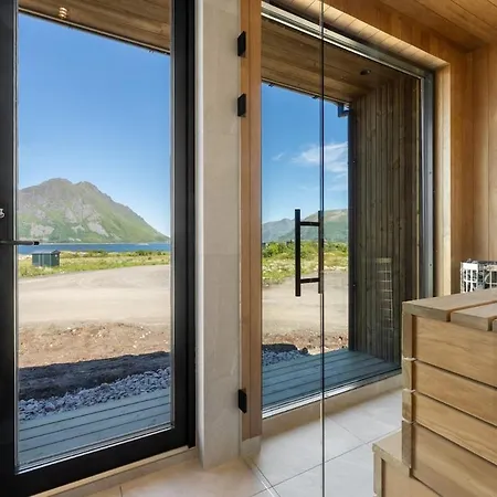 11 - Amazing In Lyngvaer * Storoya