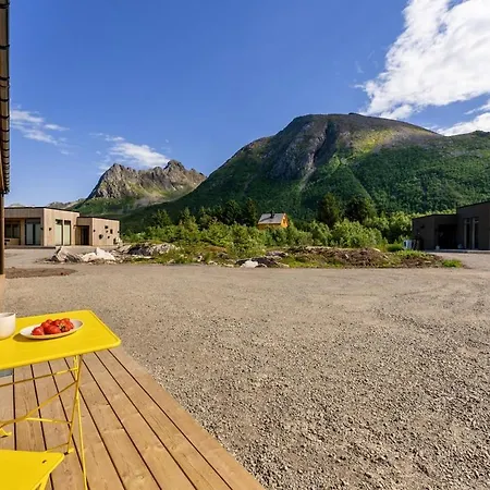 Vakantiehuis 11 - Amazing In Lyngvaer Storoya