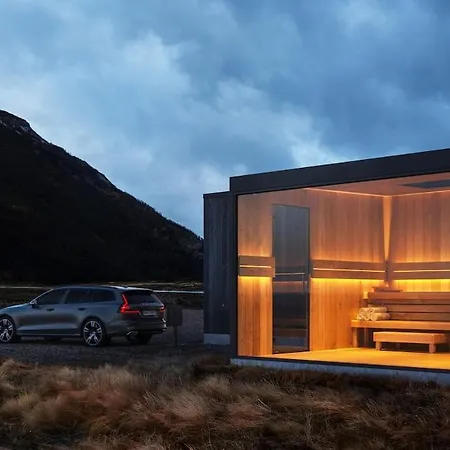 11 - Amazing In Lyngvaer *